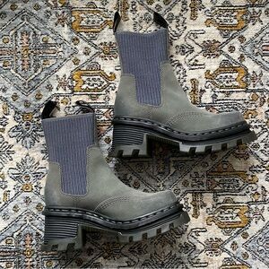 Dr Martens Corran Chelsea Boots NWOT